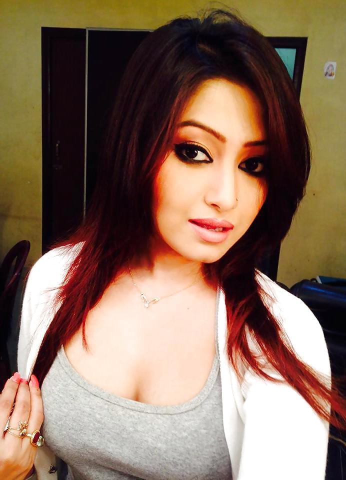 25P DESI GIRLS