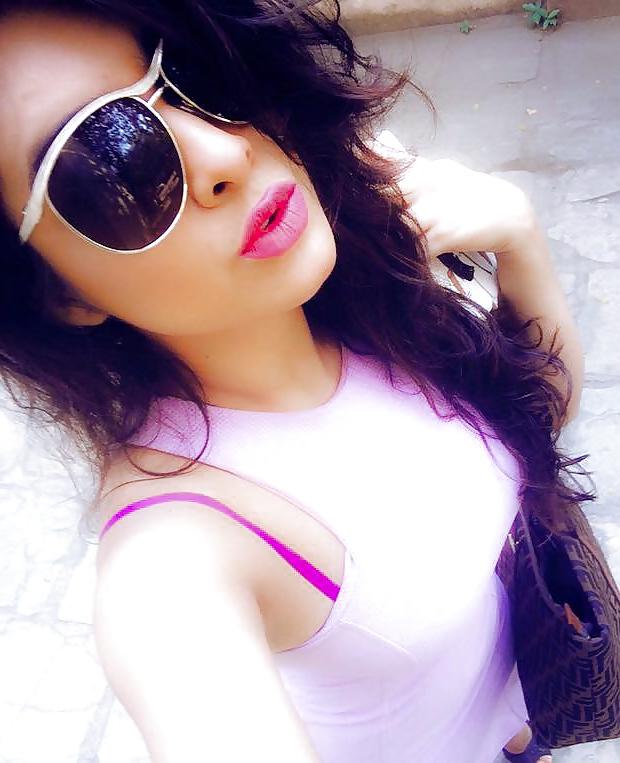 25P DESI GIRLS