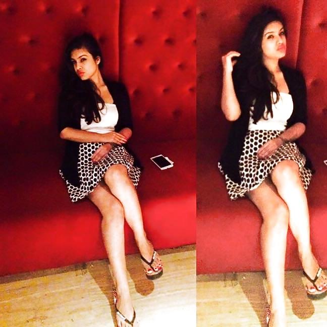 25P DESI GIRLS