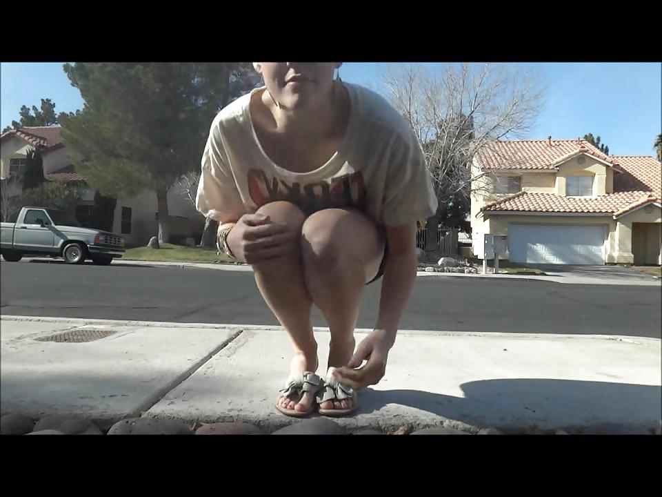 25P Downblouse Upskirt capture from videos