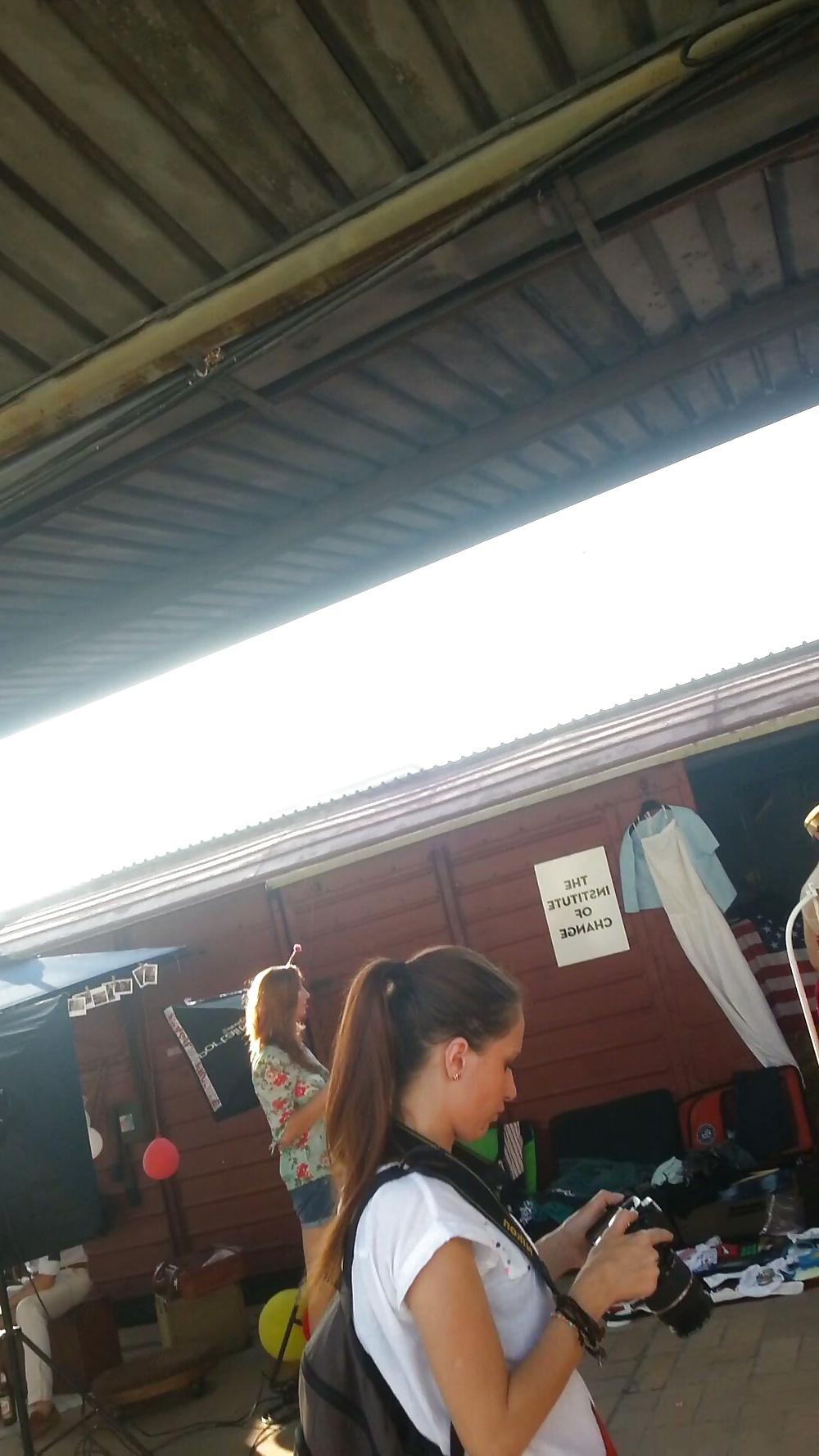 25P Spy sexy women festival train delivery romanian