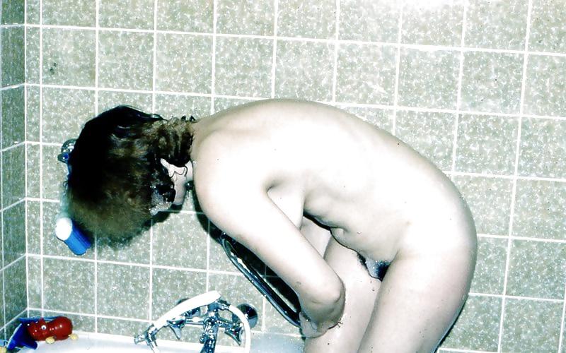 16P Sexy Mature Woman :)