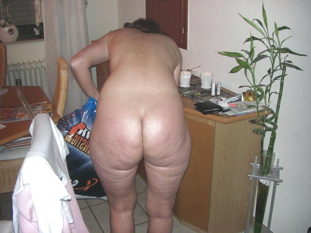 25P Flat Stomach PHAT Ass White Girl (Real PAWGs)