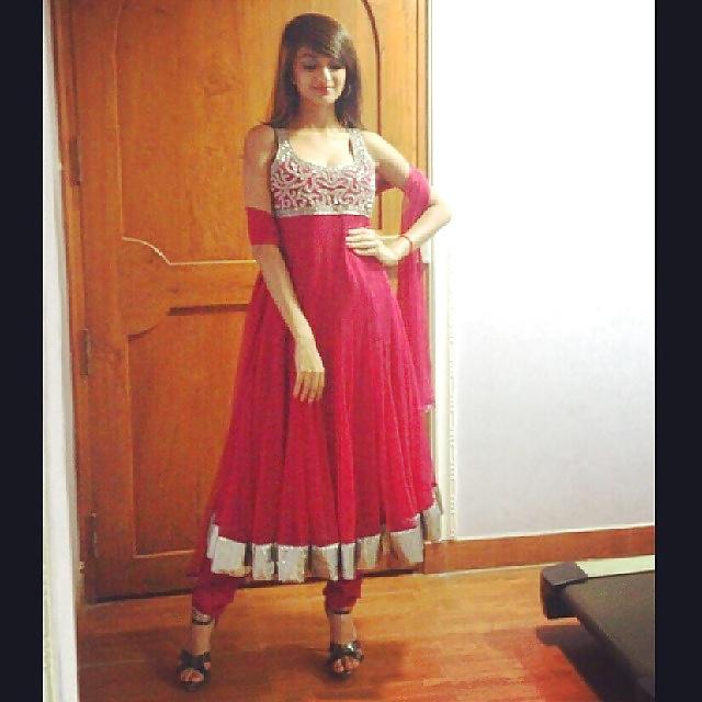 25P DESI TEENS
