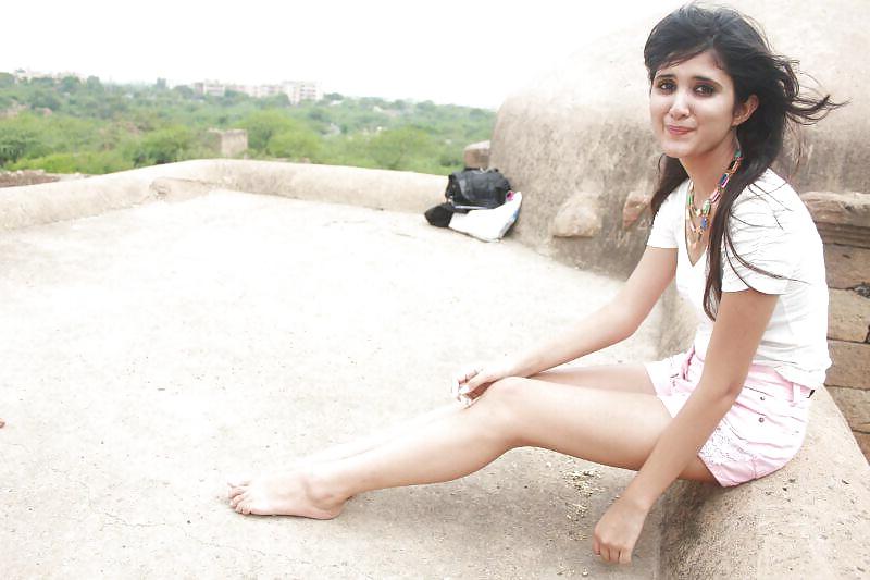 25P DESI TEENS