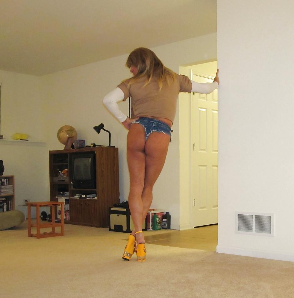 16P Raquel St.Clair in Cheeky Microshorts and High Heels