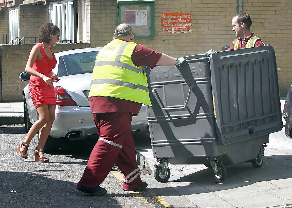 25P Imogen Thomas downblouse dropping clothes off for the needy