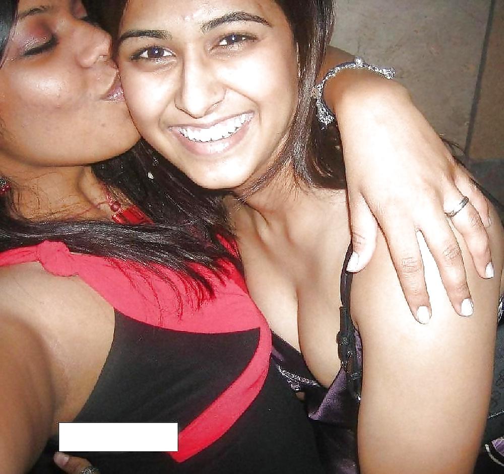 13P LESBIANS