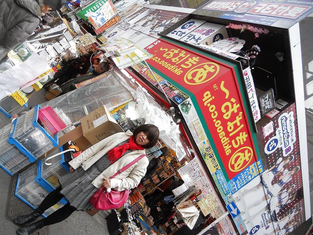14P Happy new year in Tokyo akiba and Taishakuten