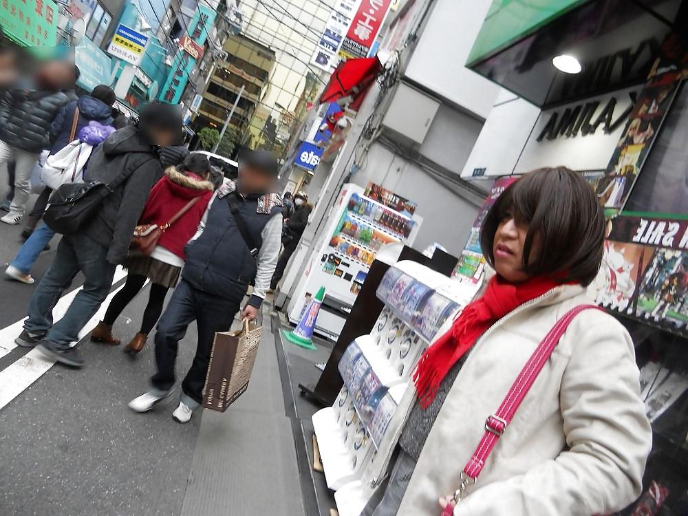 14P Happy new year in Tokyo akiba and Taishakuten