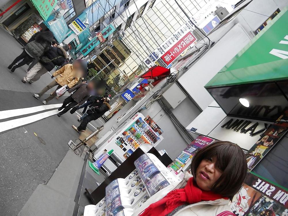 14P Happy new year in Tokyo akiba and Taishakuten