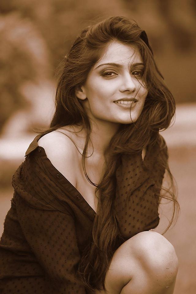 25P Desi teen models