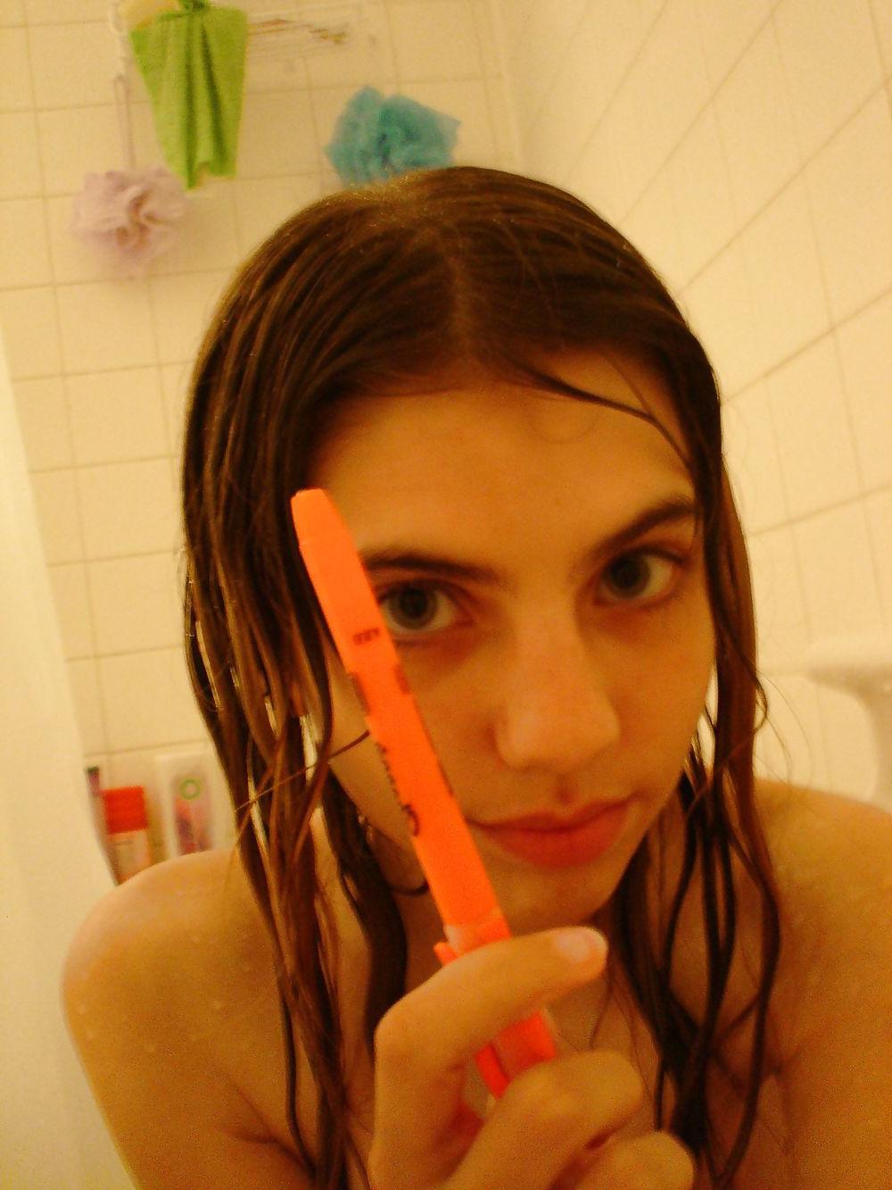 25P Girl Shoot Her Self