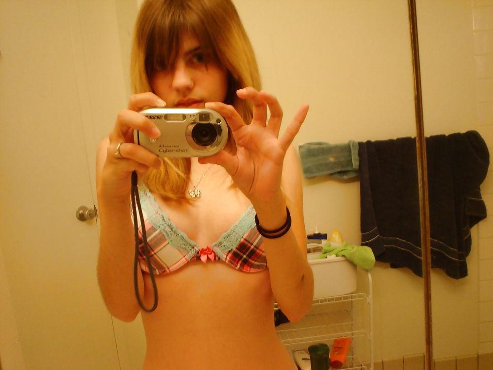 25P Girl Shoot Her Self