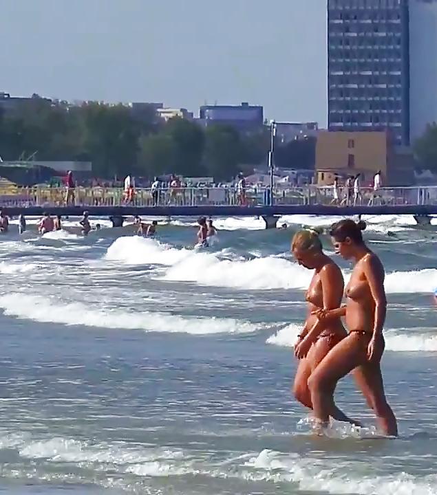 25P Spy summer topless sexy women beach romanian