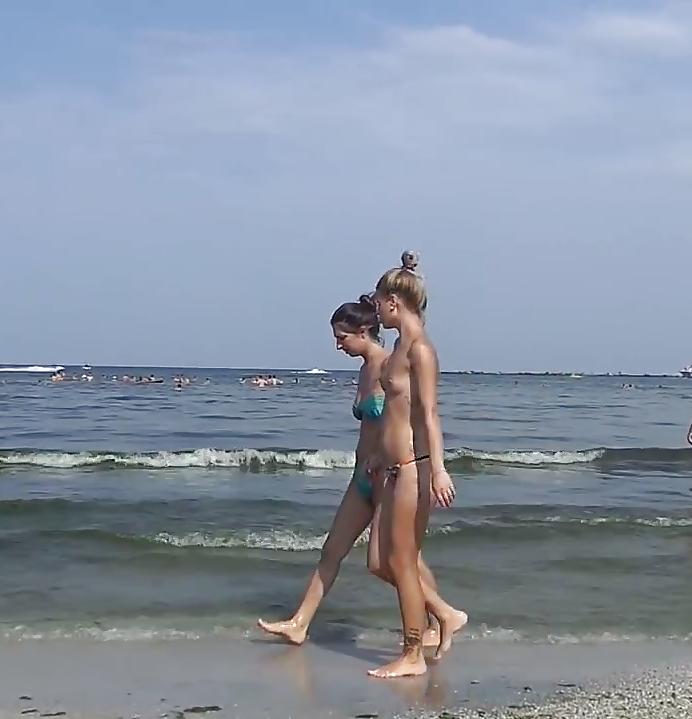 25P Spy summer topless sexy women beach romanian