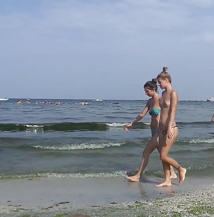25P Spy summer topless sexy women beach romanian