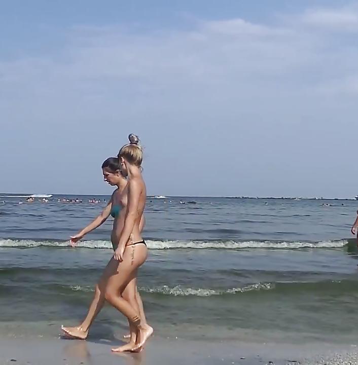 25P Spy summer topless sexy women beach romanian