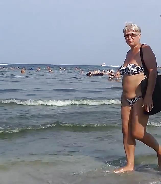 25P Spy sexy mature beach summer romanian