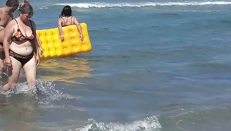 25P Spy sexy mature beach summer romanian