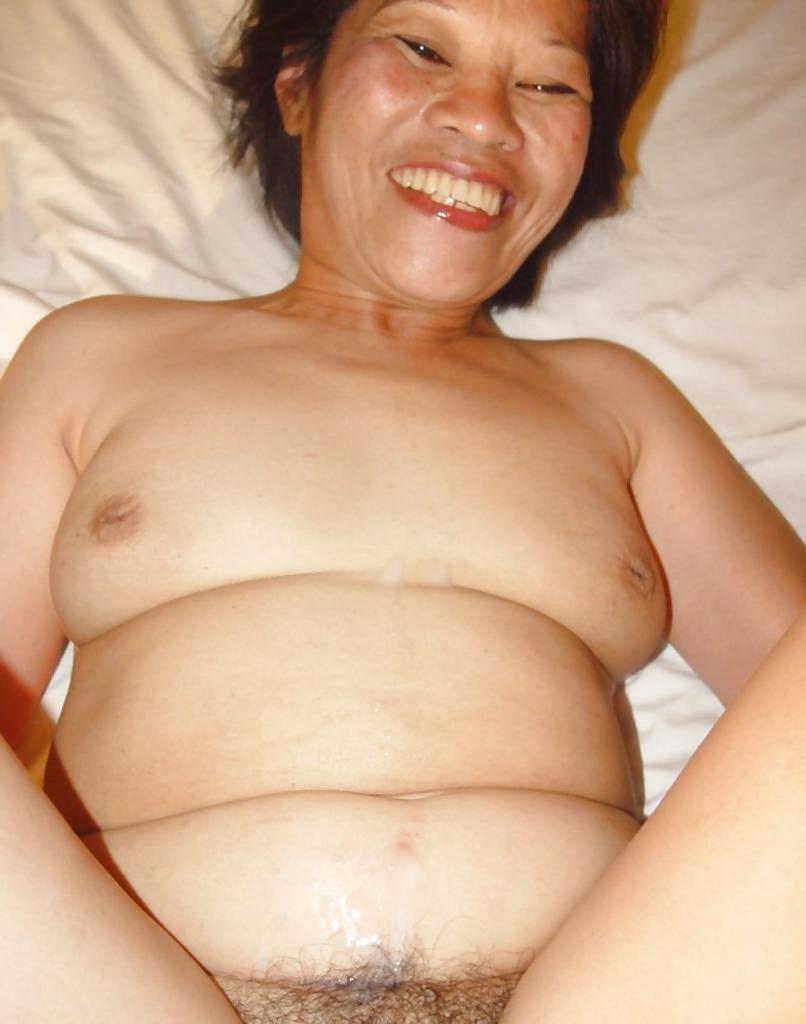 15P Older Asian girl toying and fucking