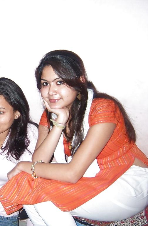 11P Desi Hot girls 2