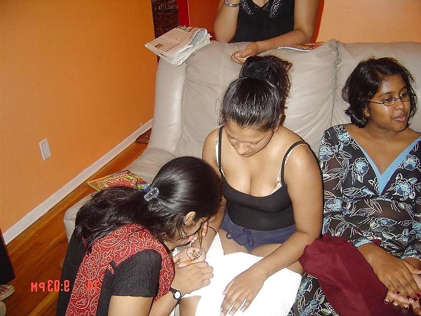 11P Desi Hot girls 2