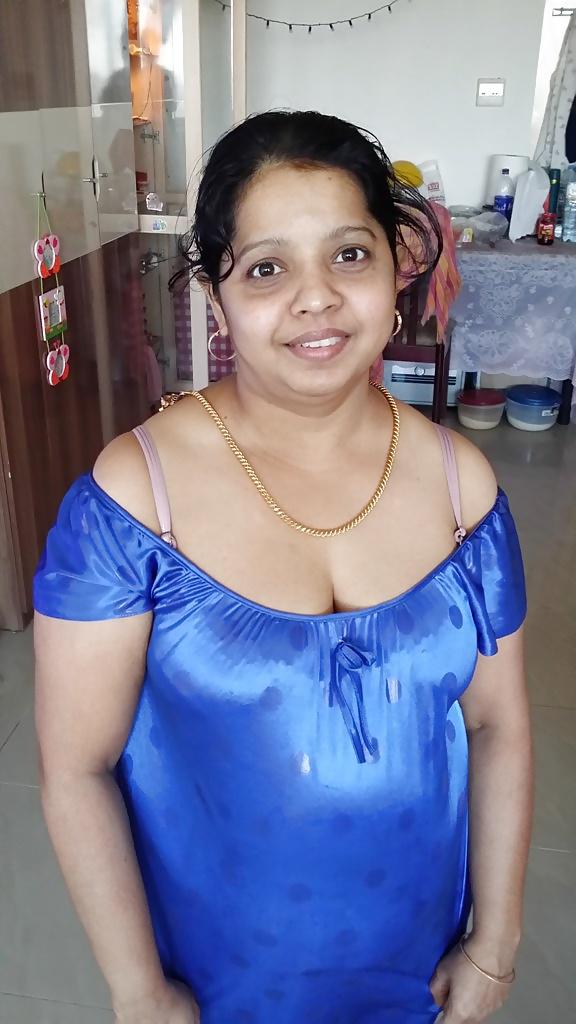 25P KAMINI AUNTY-INDIAN DESI 