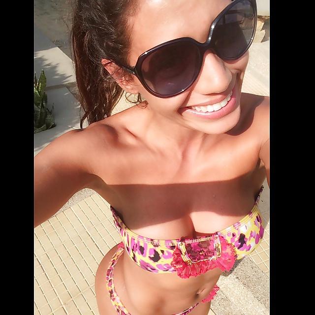 22P Hot Colombian fit model