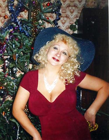 7P Busty Russian Woman 2079