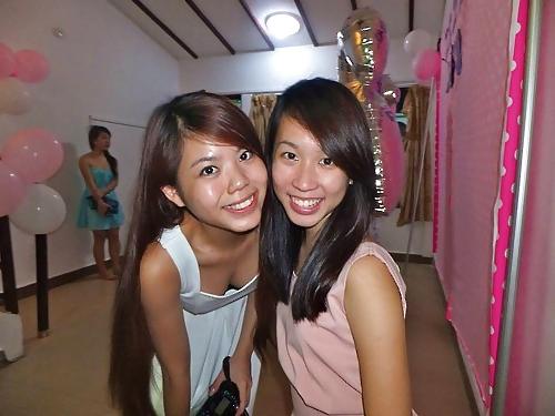 25P SG girls downblouse