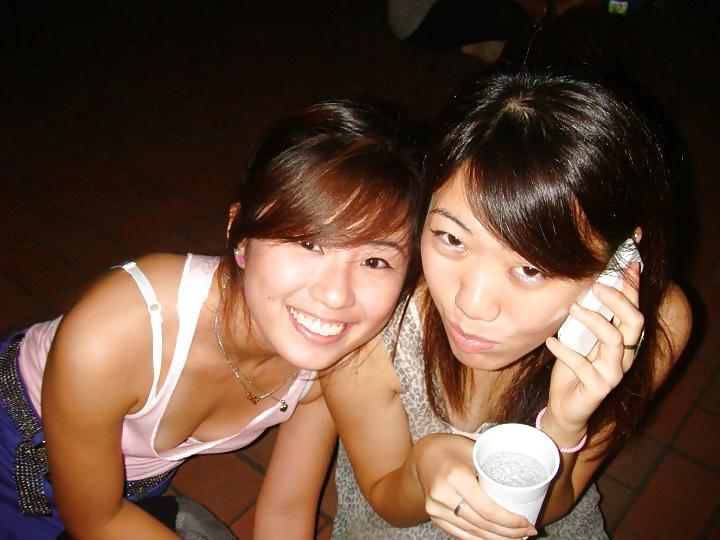 25P SG girls downblouse