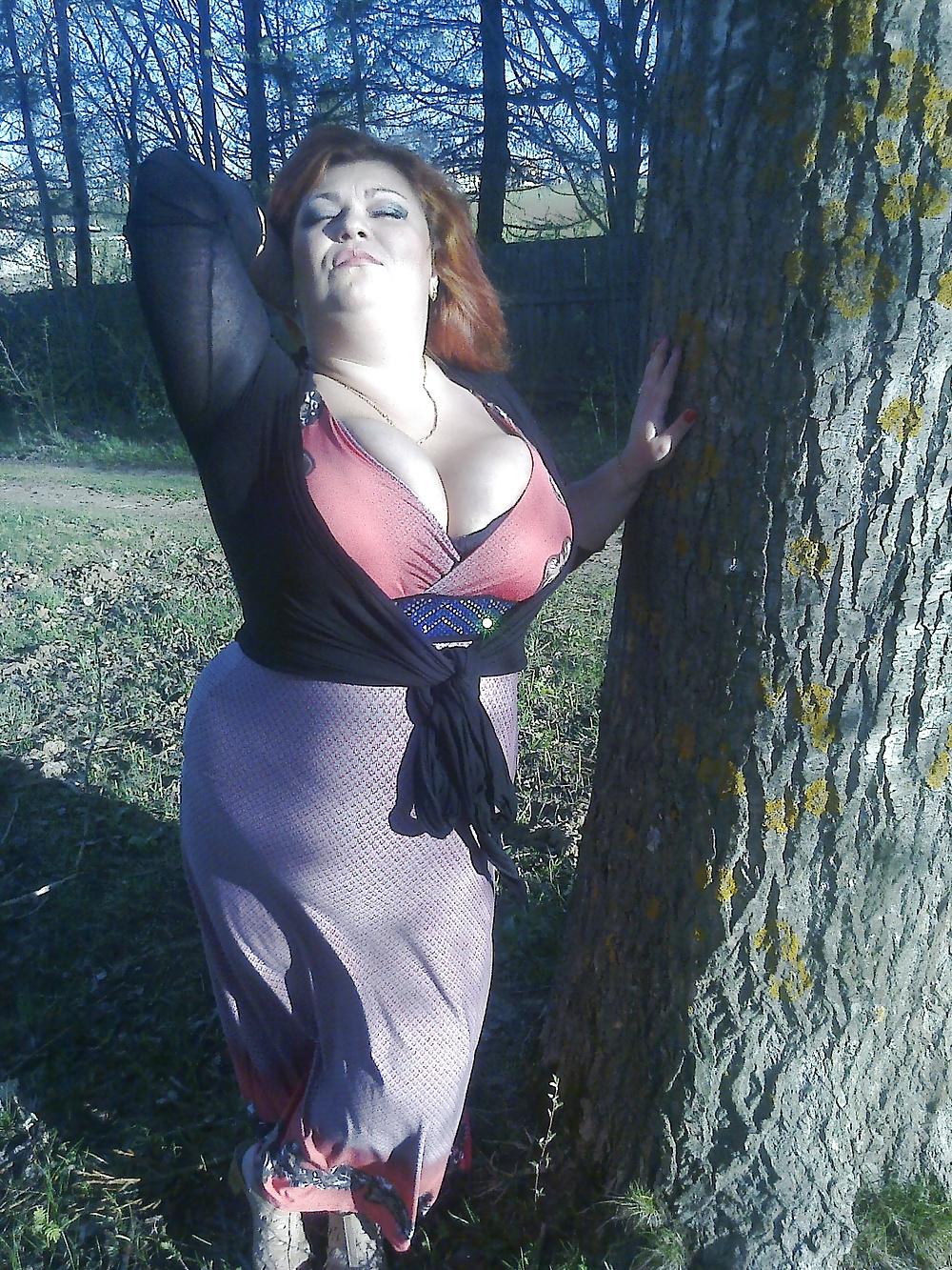 8P Busty Russian Woman 2081