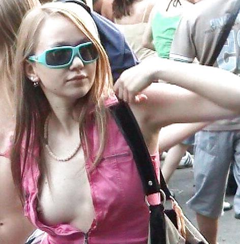 11P Awesome downblouse
