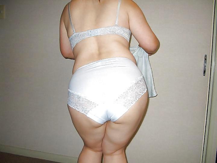 22P Some nice granny panties