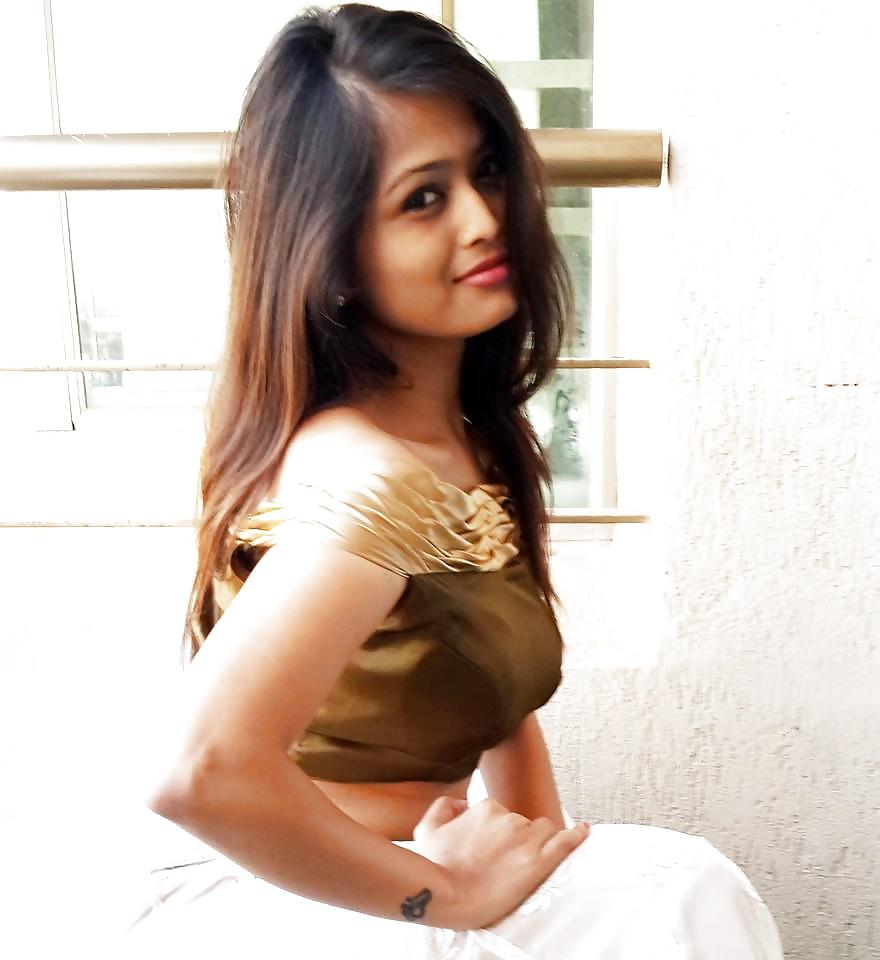 25P UK DESI BABES