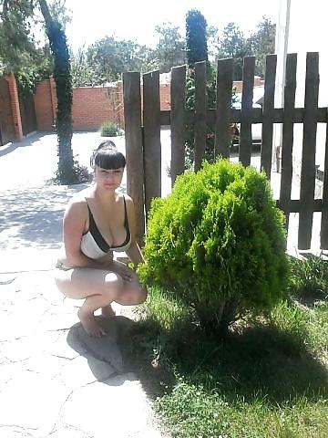 10P Busty Russian Woman 2096