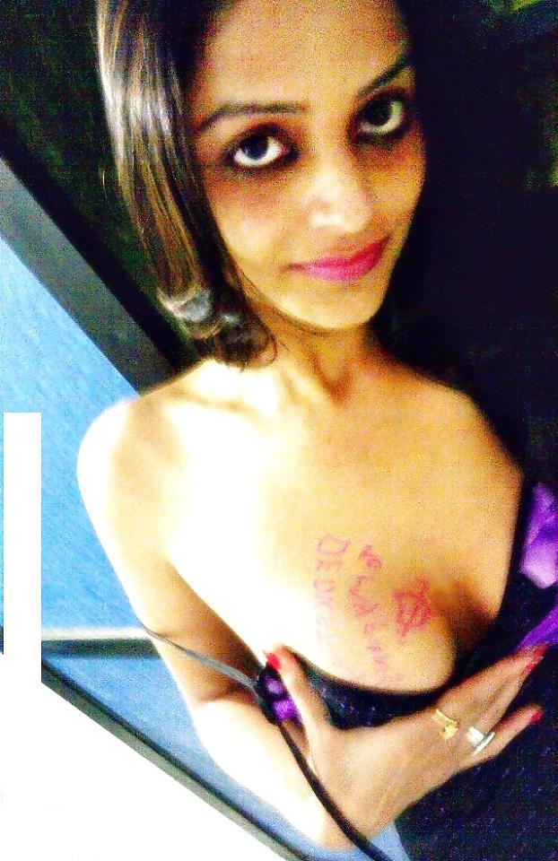 25P Desi Showing Assets 32