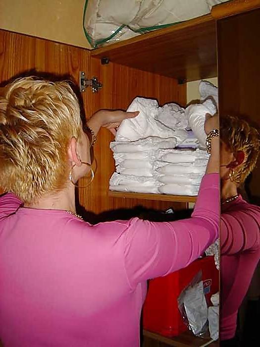 12P Blond Milf In Diaper