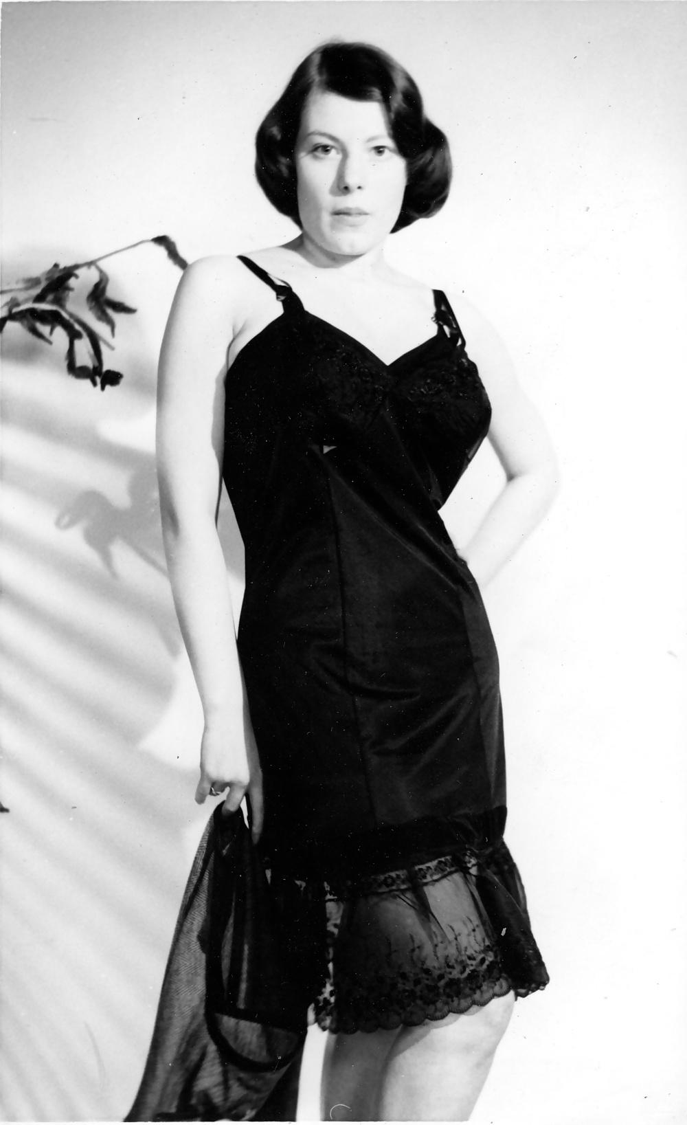 13P Busty Amateur Model - N. London Amateur Camera Club 1960s.