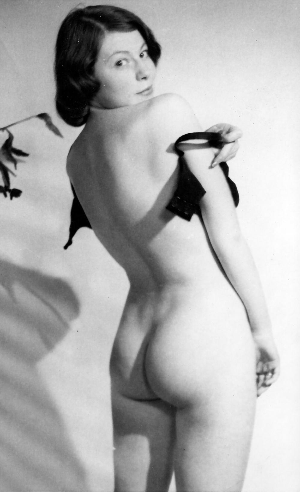 13P Busty Amateur Model - N. London Amateur Camera Club 1960s.