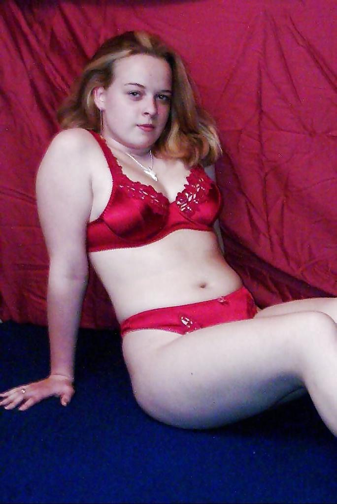 25P Love woman in red