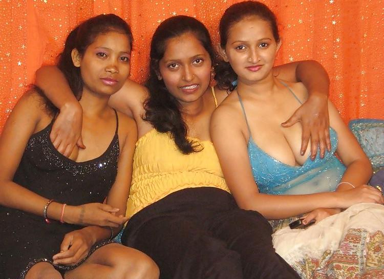 22P Desi indian lesbian porn actress gang: Sanjana & others