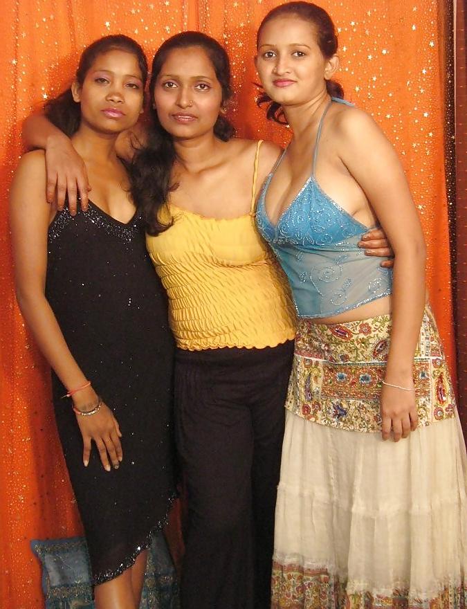 22P Desi indian lesbian porn actress gang: Sanjana & others