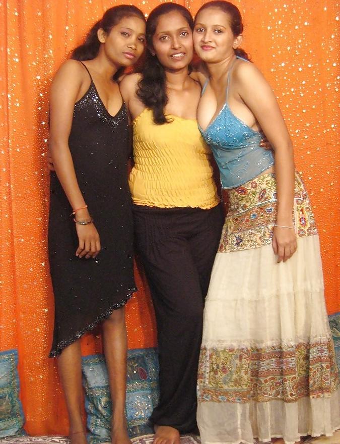22P Desi indian lesbian porn actress gang: Sanjana & others