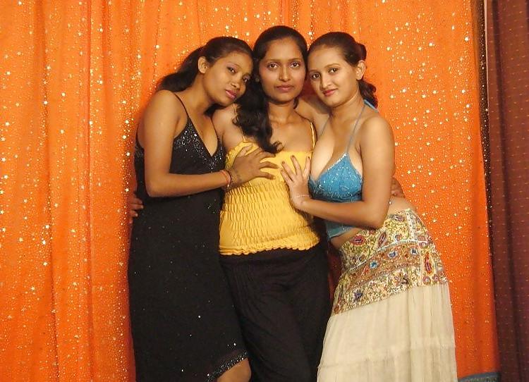 22P Desi indian lesbian porn actress gang: Sanjana & others