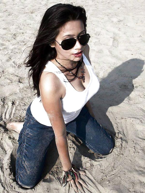 25P SEXY DESI TEENS