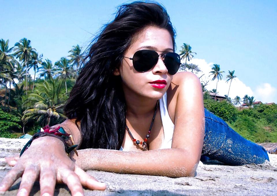 25P SEXY DESI TEENS
