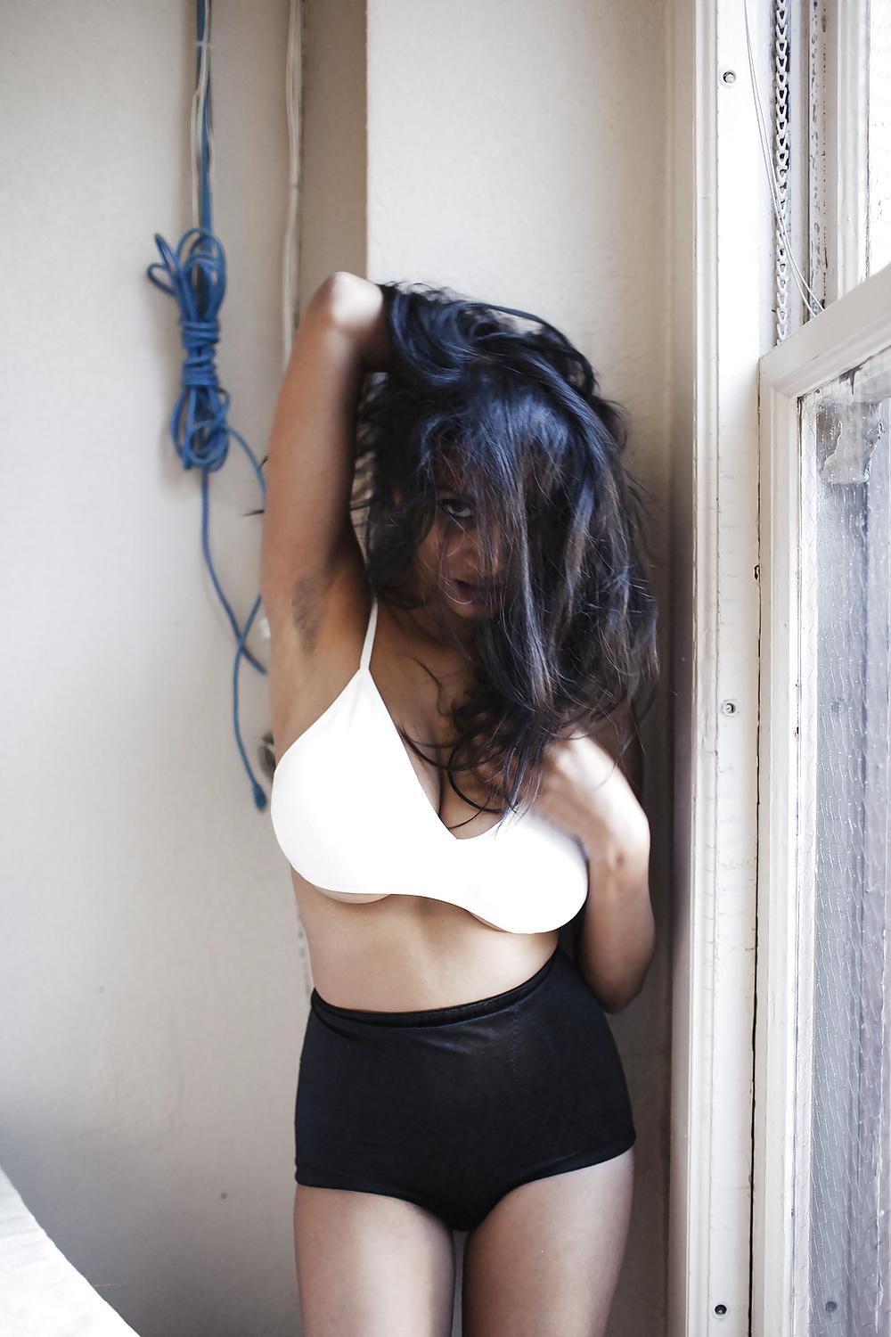 25P Desi Showing Assets 39