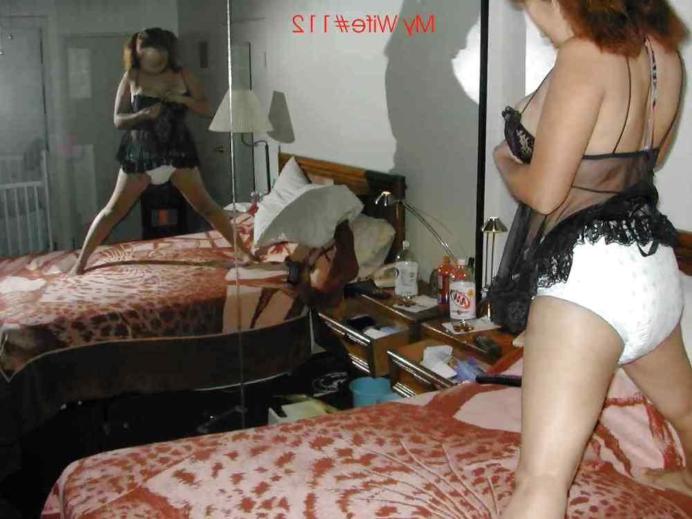 25P Sexy Wife Wear Diaper